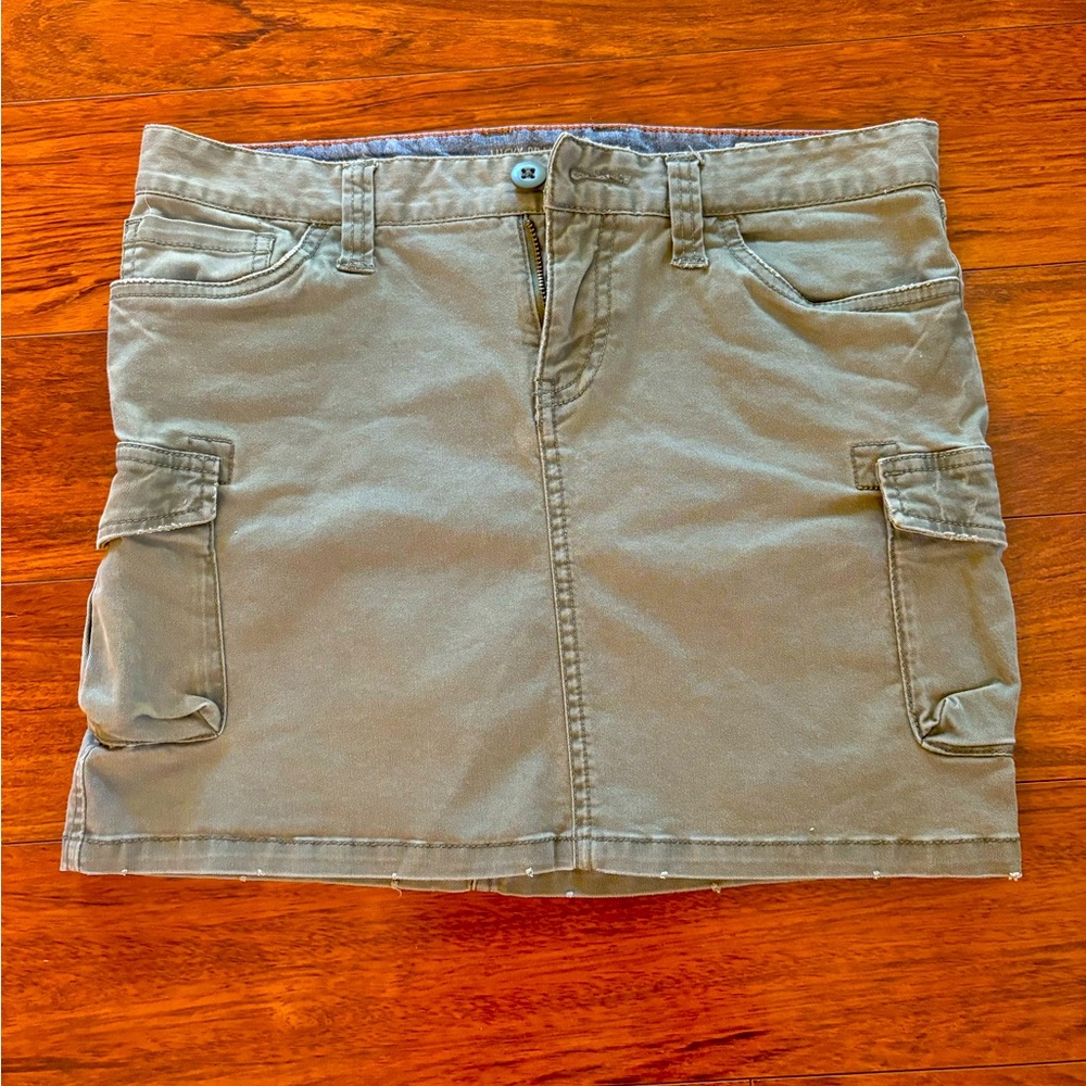 Lucky Brand Army Cargo Skirt!! Best skirt ever!! Size 2 / 26